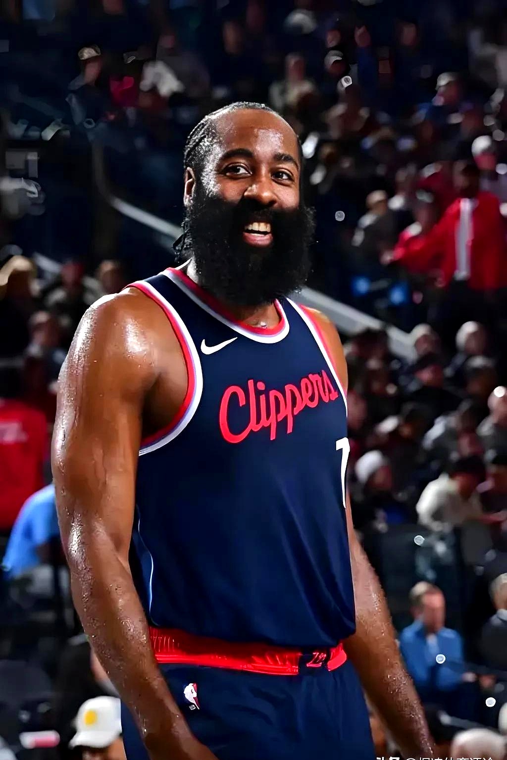 关于哈登重返赛场，败北首场状态出色，TL观众沸腾！的信息